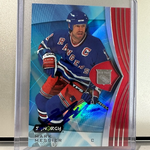 Mark Messier Signed 2023-24 Upper Deck Synergy Red Parallel #63. COA. Autograph.
